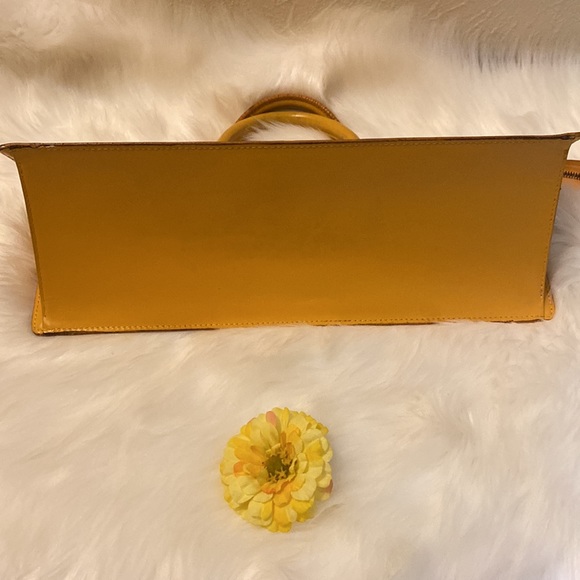 🌸👜Authentic Louis Vuitton Epi Sac Triangle - Picture 14 of 16